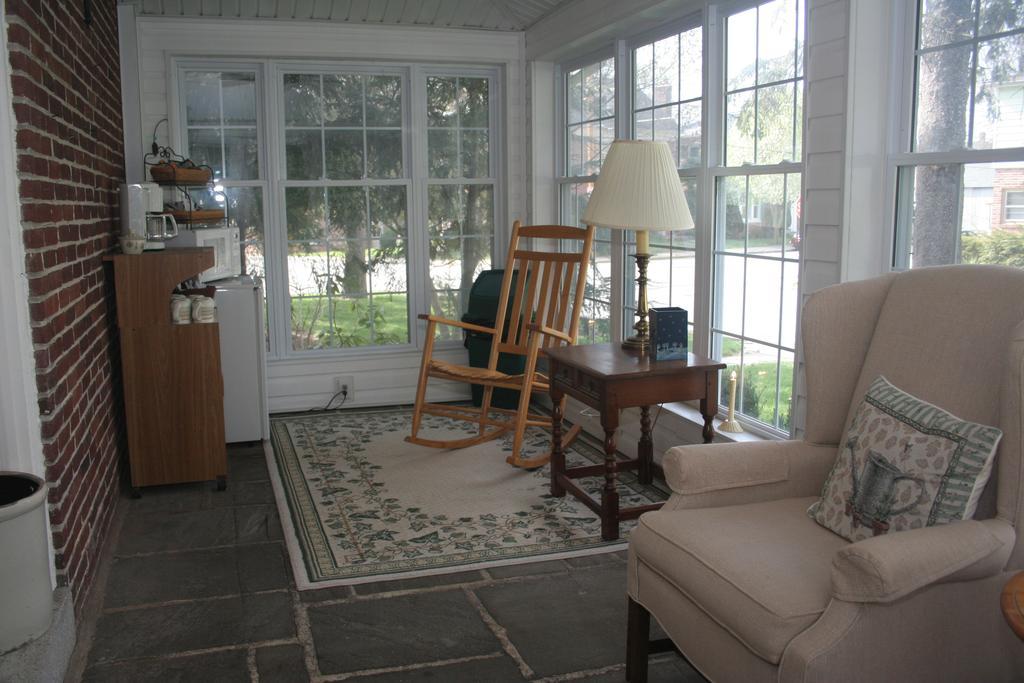 Red Lion Bed & Breakfast Exterior photo